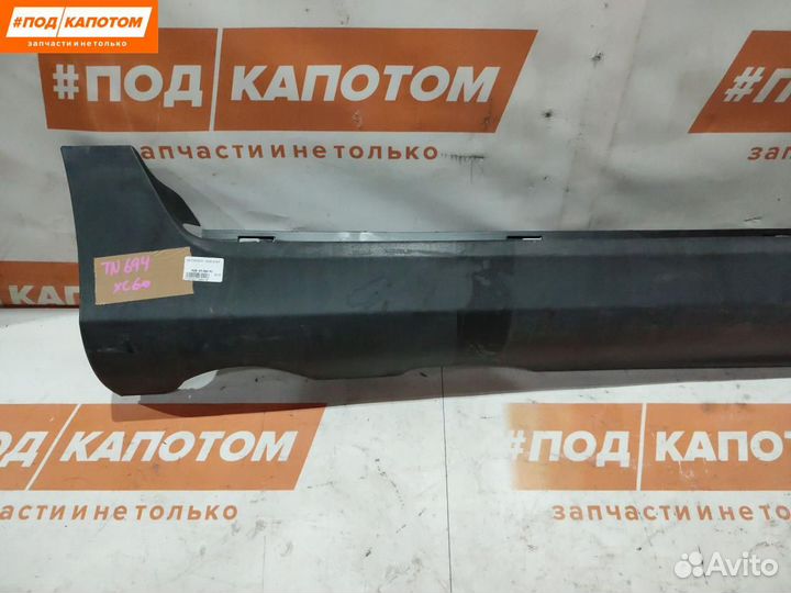 Накладка на порог правая Volvo XC60 2010