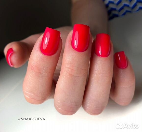 Маникюр с покрытием гель-лаком