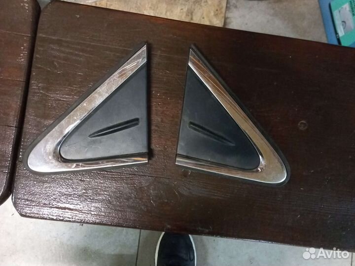 Уголок крыла молдинг крыла Toyota corolla 180