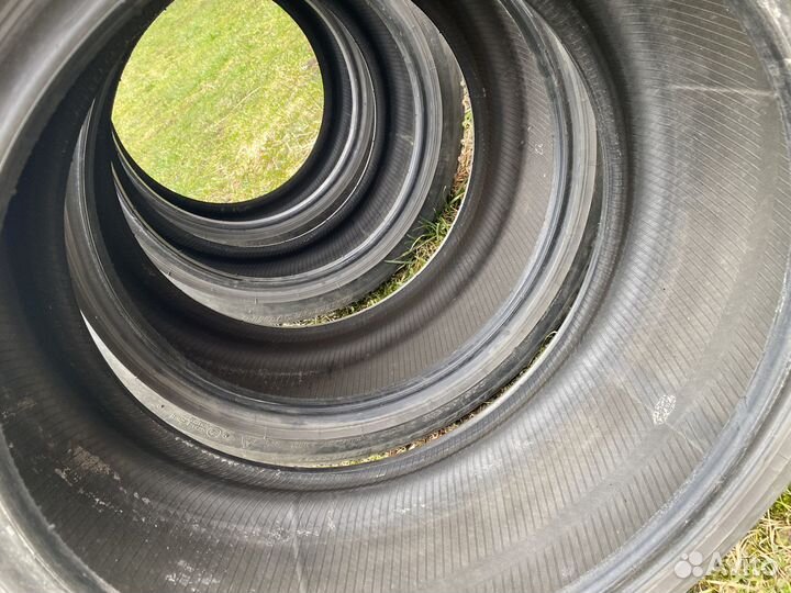 Bridgestone Blizzak Spike-01 245/40 R18 97T