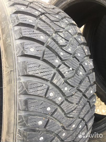 Dunlop SP Winter Ice 03 215/50 R17