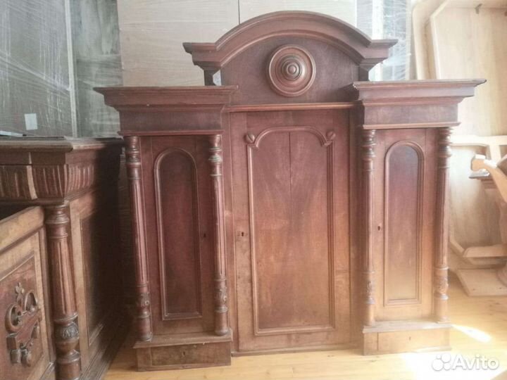 Старинный буфет