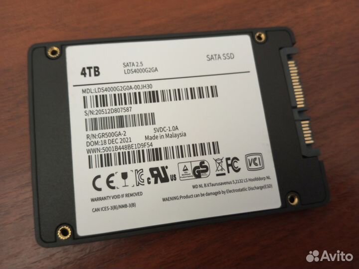 SSD 4 TB новый