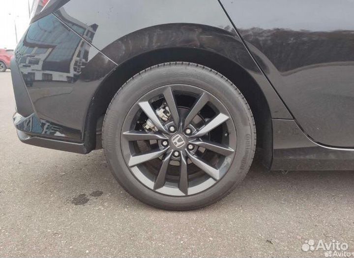 Новые Honda Civic X, Pirelli 225/45 R17