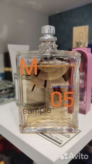 Escentric molecules - molecule 05