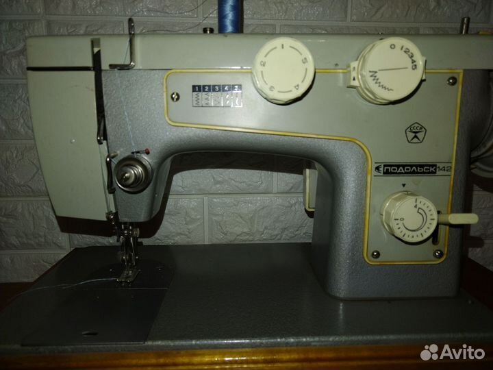 Швейная машина электрическая Подольск 142