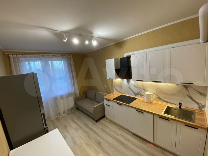 1-к. квартира, 42 м², 8/12 эт.
