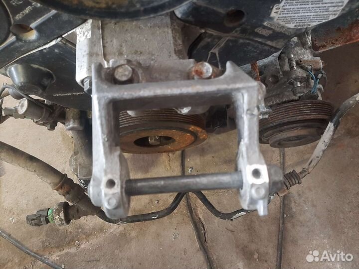 Кронштейн двигателя передний Honda Ridgeline