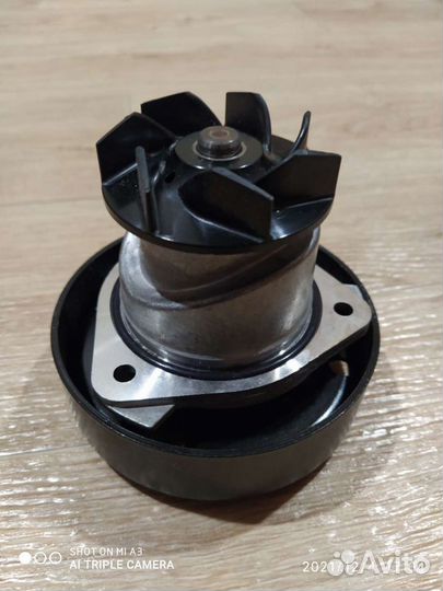 Водяная помпа со шкивом