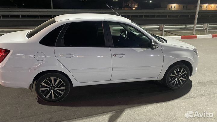 LADA Granta 1.6 МТ, 2022, 15 000 км