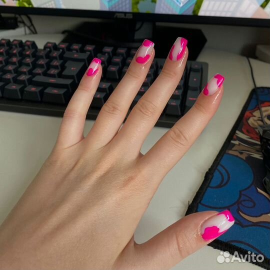 Модель на маникюр