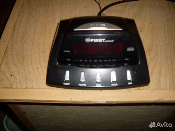 Часы-будильник-радио