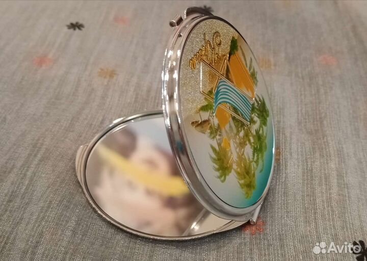 Зеркальце косметичекое