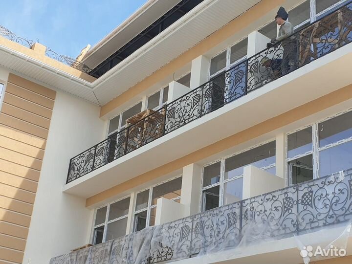 Лeстницы и балконные ограждения из металла