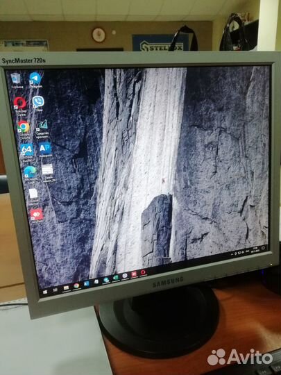 Монитор Samsung SyncMaster 720N