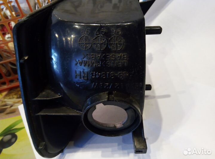 Продам поворотники форд-скорпио