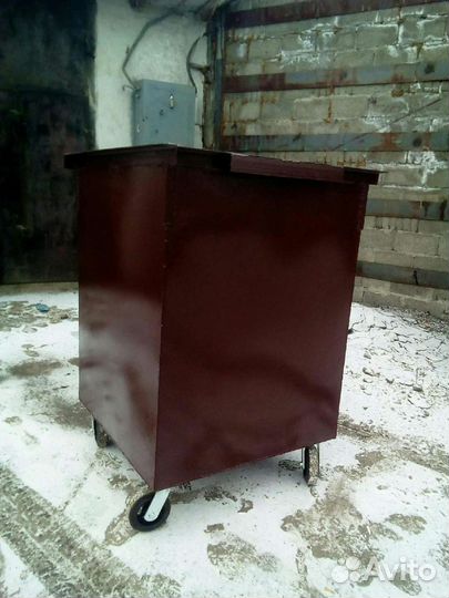 Мусорный контейнер