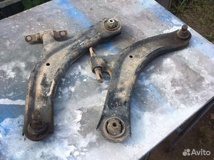 Nissan qashqai 2 рычаги передние