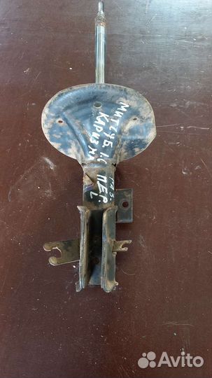 Амортизатор передний, левый. Митсубиси Каризма