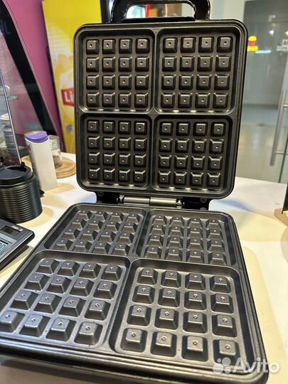 Вафельница электрическая GFGril