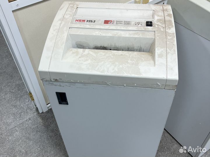 Уничтожитель бумаги шредер