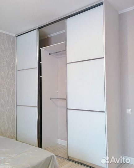 Шкаф с зеркалом