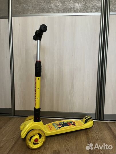 Самокат трёхколёсный 