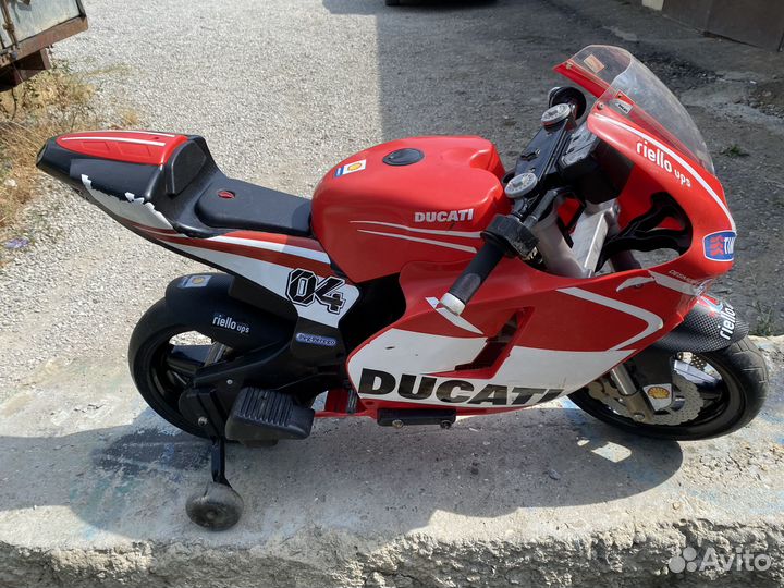 Детский электромотоцикл ducati PEG-perego