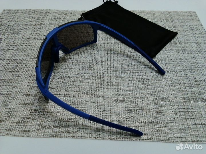 Солнцезащитные очки спортивные