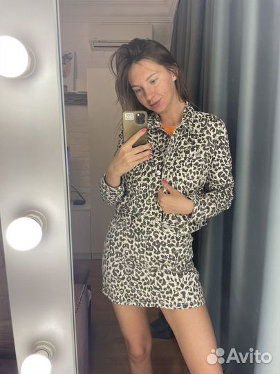 Летний женский костюм с юбкой