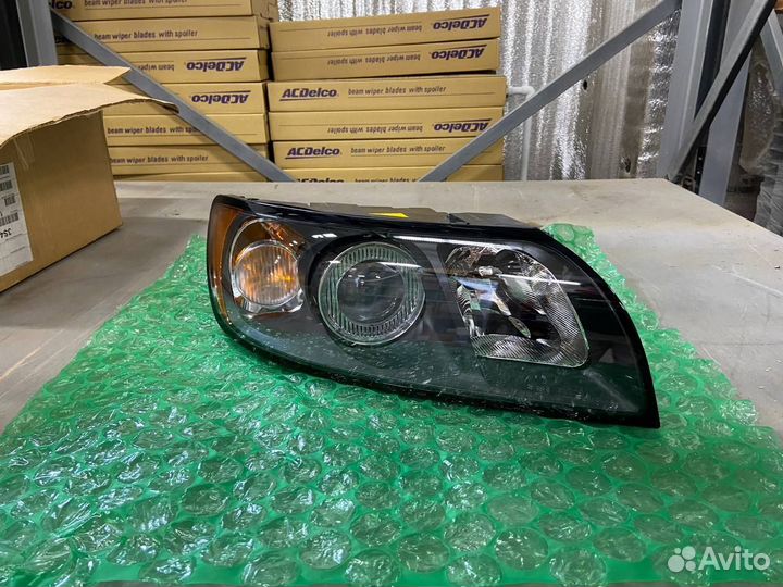 Фара правая Volvo S40 новая оригинал