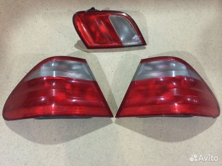 Фонари задние Mercedes CLK W208