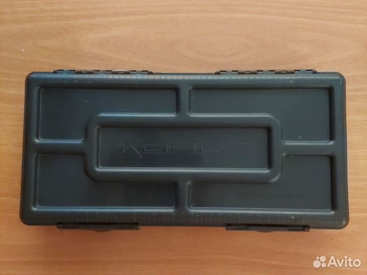 Коробка карповая с поводочницей Korum