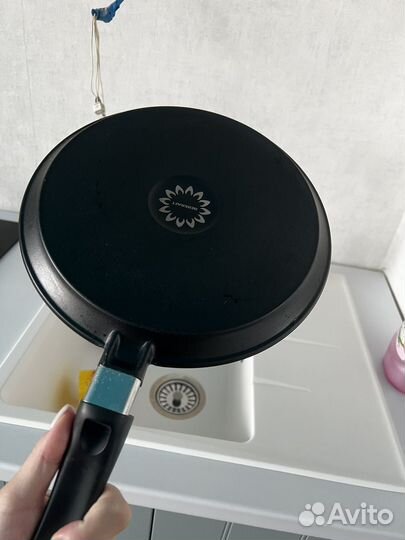 Сковородки 2 шт