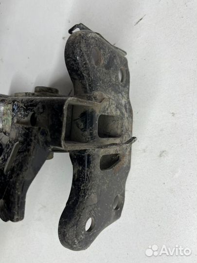 Опора двигателя передняя левая Toyota Corolla E150