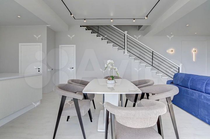 Коттедж 350 м² на участке 9 сот.