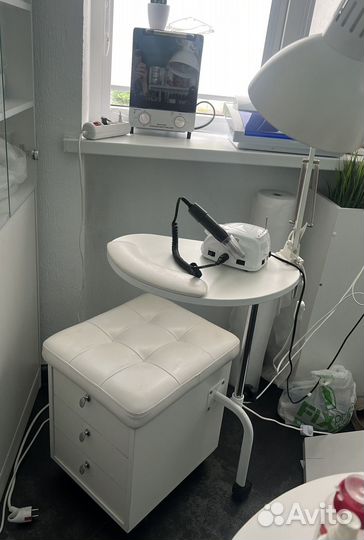 Пуф, тумба для экспресс-маникюра