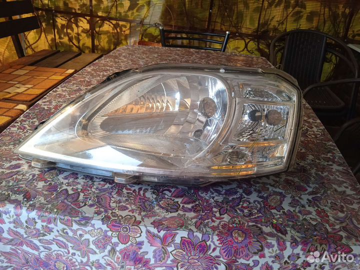 Фара renault logan