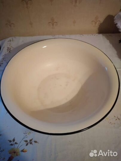 Эмалированный таз