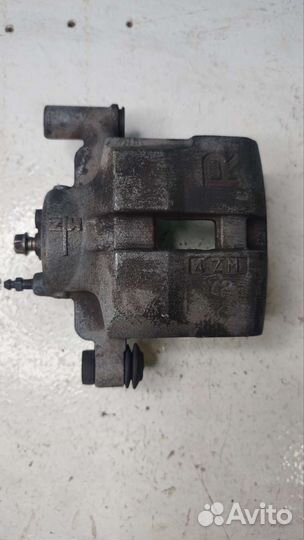 Суппорт передний правый Mazda GJ6A-33-61XB