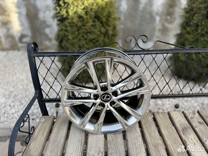 Диски R18 5x114.3 toyota lexus
