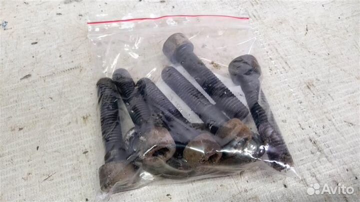 Болт шруса внутреннего BMW 5 E34 88-95г