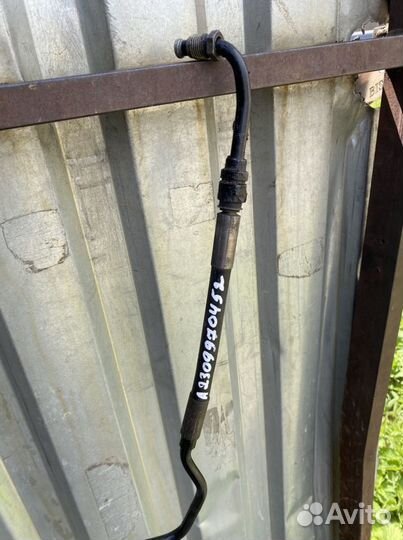 Напорный шланг от т-образн к ресиверу SL 55 AMG