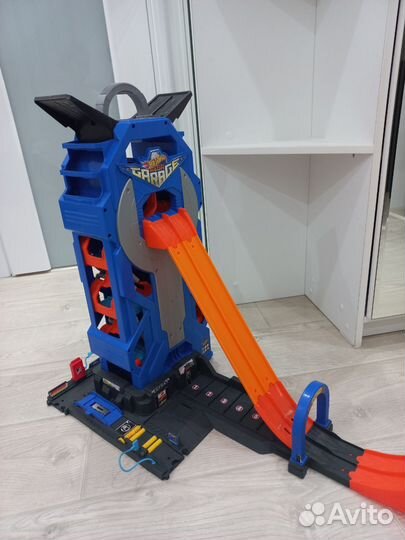 Трек хот вилс (гараж)