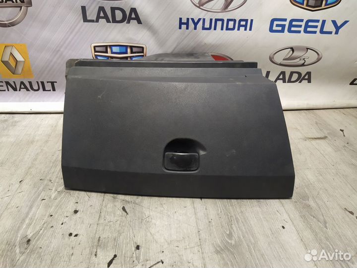 Крышка бардачка Бардачок renault megane 2