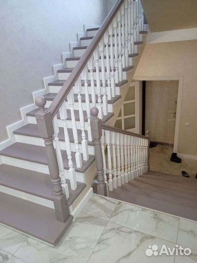 Лестница на металлокаркасе, бетонном каркасе