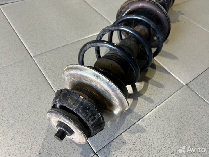 Амортизатор передний Renault Duster пробег