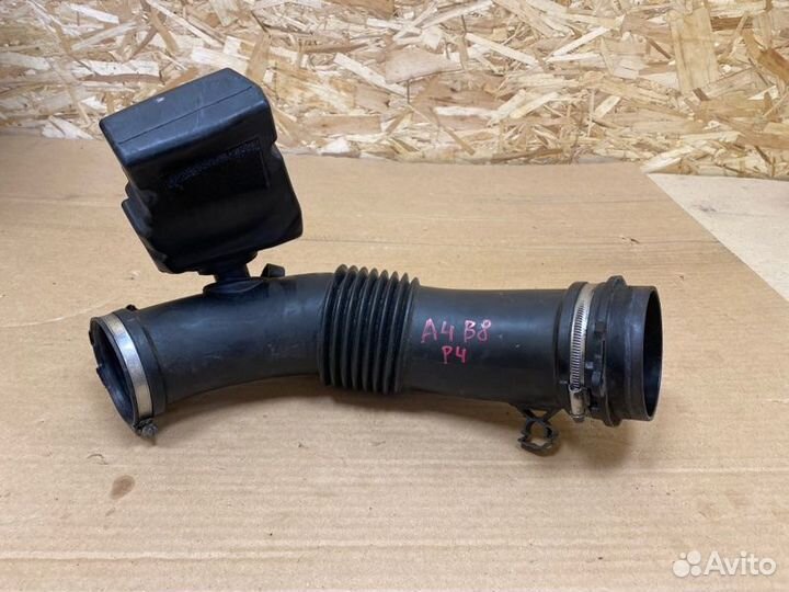 Патрубок воздушного фильтра Audi A4 B8 cala 2008