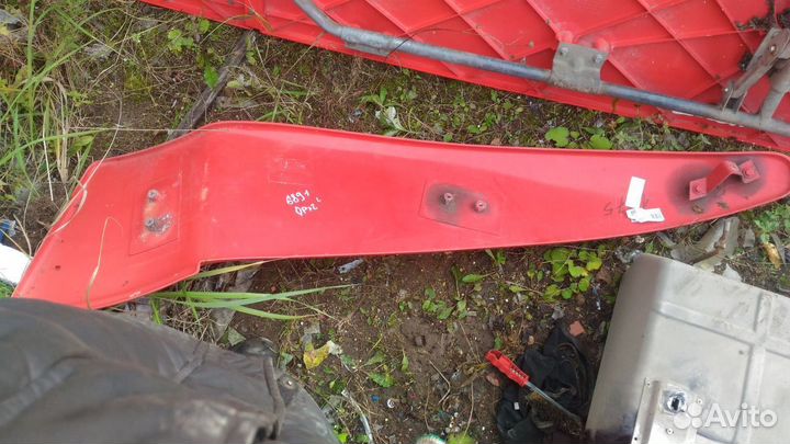 Спойлер кабины верхний левый Renault Premium 2 DXI