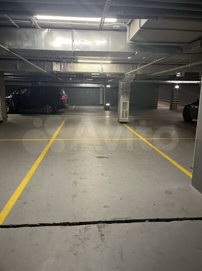 Машиноместо, 30 м²